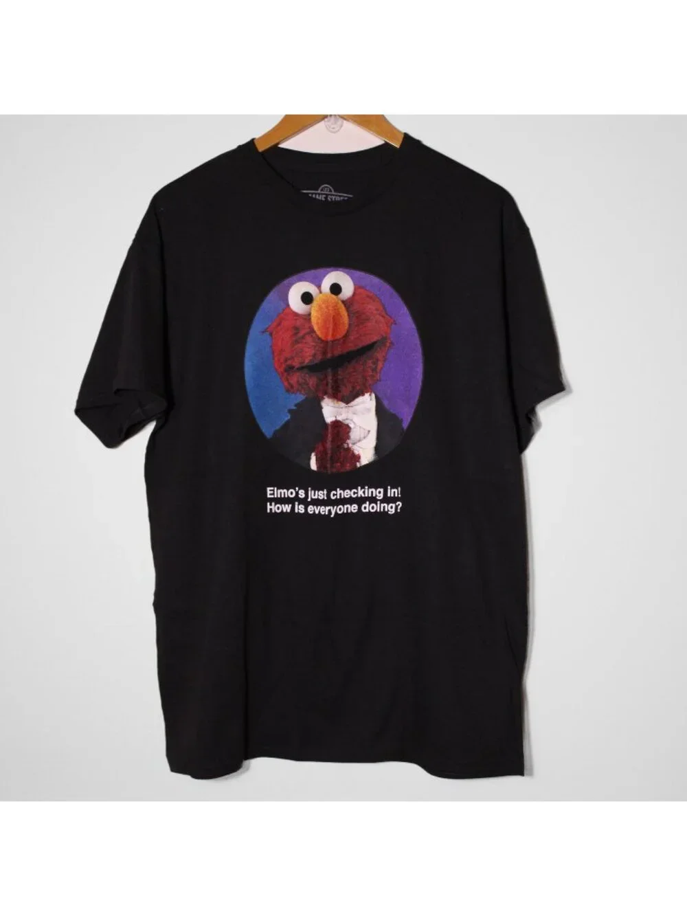 Sesame Street How's Is Everyone Doing? Adult Graphic Tee Black Size L